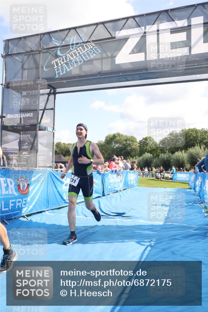 25.08.2024 - Elbe Triathlon Hamburg H.Heesch http://msf.ph/oto/6872175 25.08.2024 11:37:12 Ziel 400, 679, 731 meine-sportfotos.de