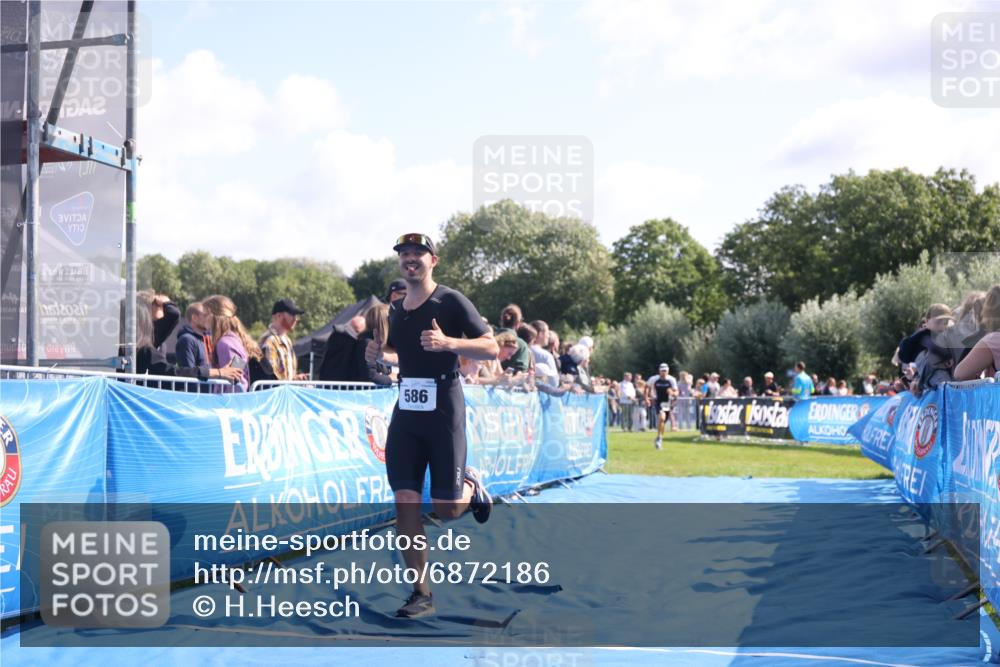 25.08.2024 - Elbe Triathlon Hamburg H.Heesch http://msf.ph/oto/6872186 25.08.2024 11:09:52 Ziel 573, 578, 586, 638 meine-sportfotos.de