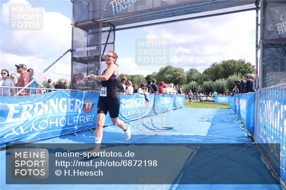 25.08.2024 - Elbe Triathlon Hamburg H.Heesch http://msf.ph/oto/6872198 25.08.2024 11:59:17 Ziel 478, 1472, 1552 meine-sportfotos.de