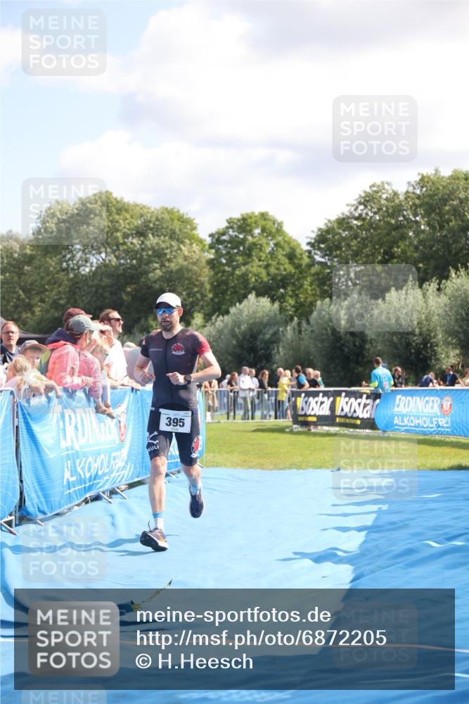 25.08.2024 - Elbe Triathlon Hamburg H.Heesch http://msf.ph/oto/6872205 25.08.2024 11:37:22 Ziel 395 meine-sportfotos.de