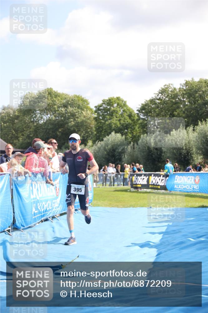 25.08.2024 - Elbe Triathlon Hamburg H.Heesch http://msf.ph/oto/6872209 25.08.2024 11:37:22 Ziel 395 meine-sportfotos.de
