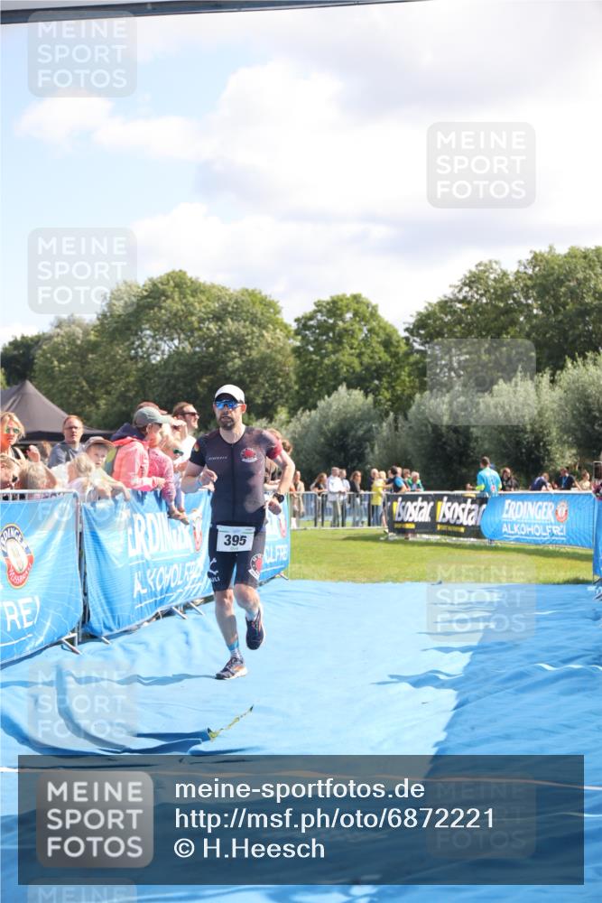 25.08.2024 - Elbe Triathlon Hamburg H.Heesch http://msf.ph/oto/6872221 25.08.2024 11:37:22 Ziel 395 meine-sportfotos.de