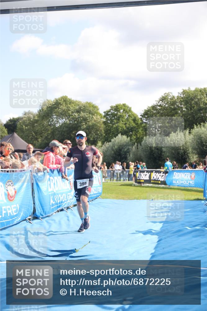25.08.2024 - Elbe Triathlon Hamburg H.Heesch http://msf.ph/oto/6872225 25.08.2024 11:37:22 Ziel 395 meine-sportfotos.de