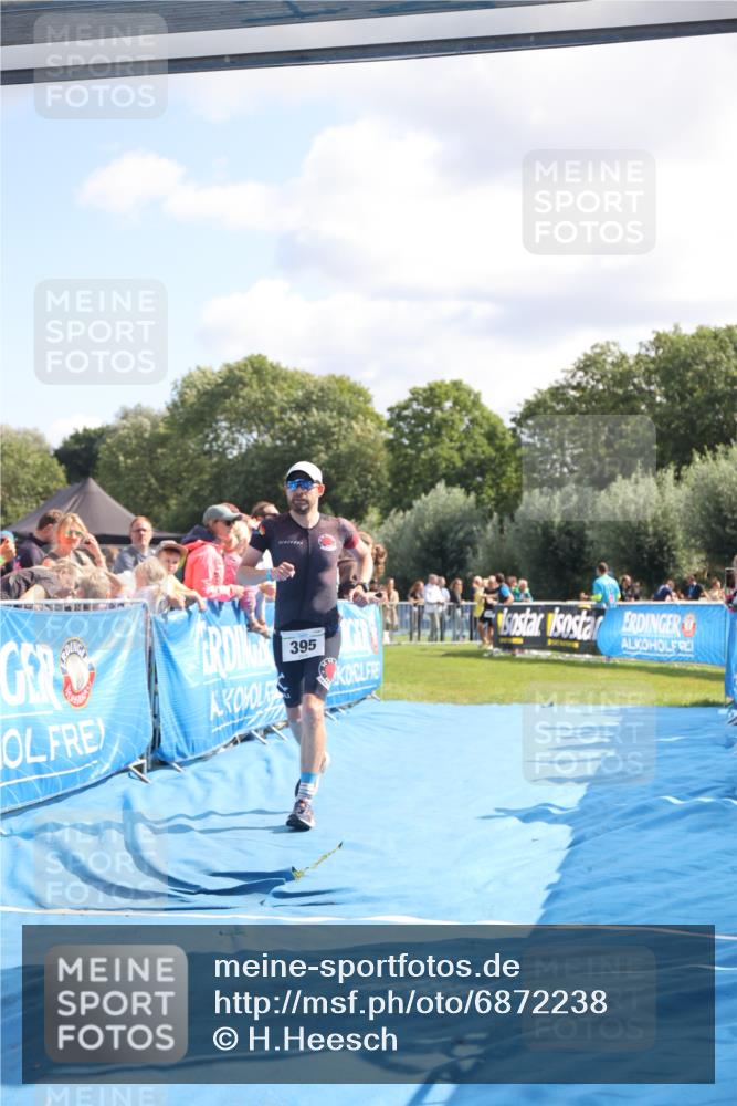 25.08.2024 - Elbe Triathlon Hamburg H.Heesch http://msf.ph/oto/6872238 25.08.2024 11:37:23 Ziel 395 meine-sportfotos.de