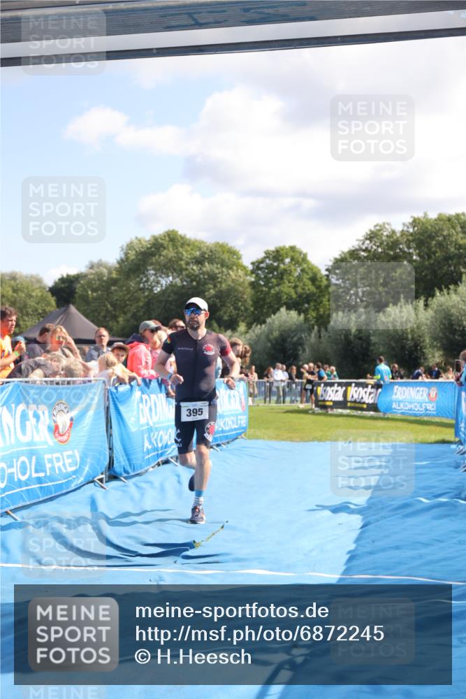25.08.2024 - Elbe Triathlon Hamburg H.Heesch http://msf.ph/oto/6872245 25.08.2024 11:37:23 Ziel 395 meine-sportfotos.de