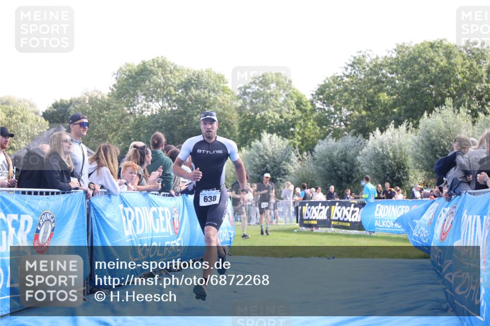 25.08.2024 - Elbe Triathlon Hamburg H.Heesch http://msf.ph/oto/6872268 25.08.2024 11:09:56 Ziel 426, 573, 578, 586, 638 meine-sportfotos.de