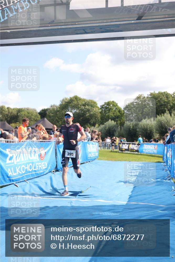 25.08.2024 - Elbe Triathlon Hamburg H.Heesch http://msf.ph/oto/6872277 25.08.2024 11:37:23 Ziel 395 meine-sportfotos.de