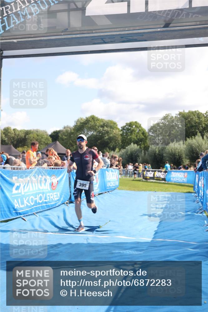 25.08.2024 - Elbe Triathlon Hamburg H.Heesch http://msf.ph/oto/6872283 25.08.2024 11:37:23 Ziel 395 meine-sportfotos.de