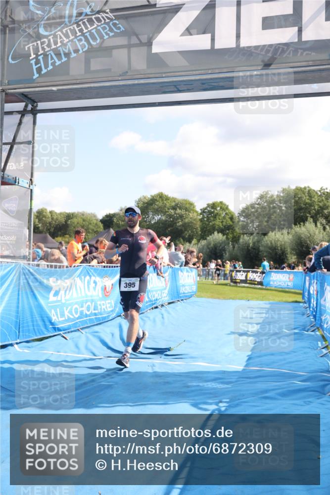 25.08.2024 - Elbe Triathlon Hamburg H.Heesch http://msf.ph/oto/6872309 25.08.2024 11:37:23 Ziel 395 meine-sportfotos.de