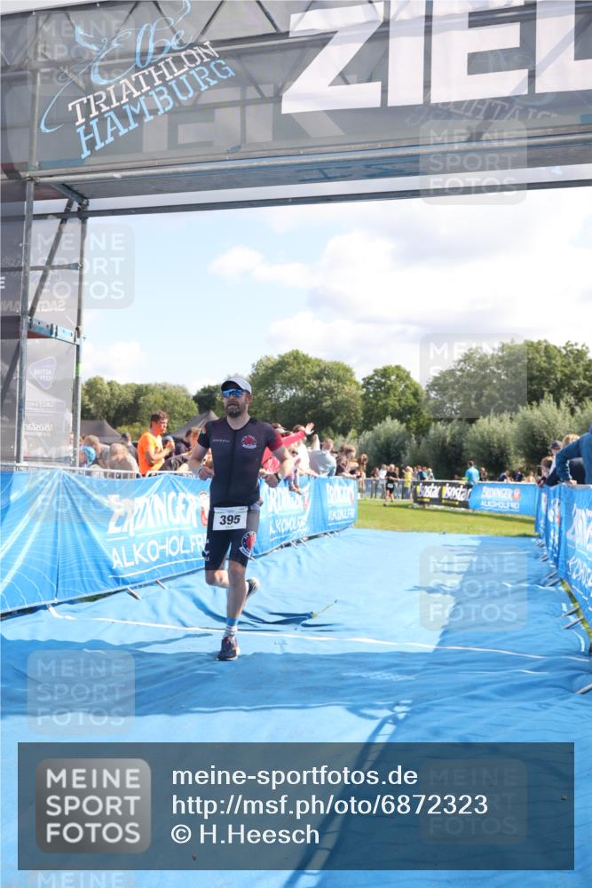 25.08.2024 - Elbe Triathlon Hamburg H.Heesch http://msf.ph/oto/6872323 25.08.2024 11:37:23 Ziel 395 meine-sportfotos.de