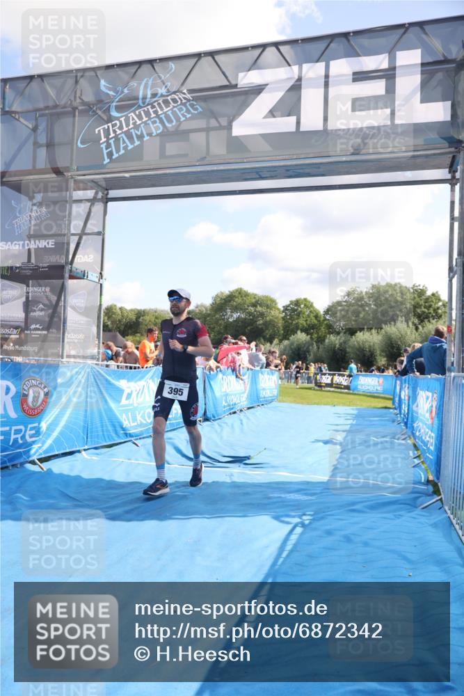 25.08.2024 - Elbe Triathlon Hamburg H.Heesch http://msf.ph/oto/6872342 25.08.2024 11:37:24 Ziel 395, 1417 meine-sportfotos.de