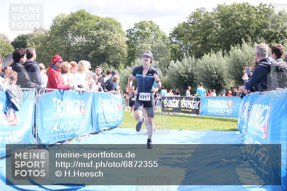 25.08.2024 - Elbe Triathlon Hamburg H.Heesch http://msf.ph/oto/6872355 25.08.2024 11:59:25 Ziel 494, 634, 1472, 1479, 1690, 1717 meine-sportfotos.de