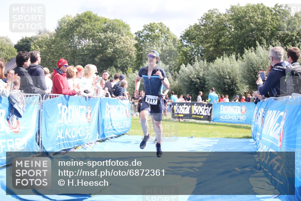 25.08.2024 - Elbe Triathlon Hamburg H.Heesch http://msf.ph/oto/6872361 25.08.2024 11:59:25 Ziel 494, 634, 1472, 1479, 1690, 1717 meine-sportfotos.de