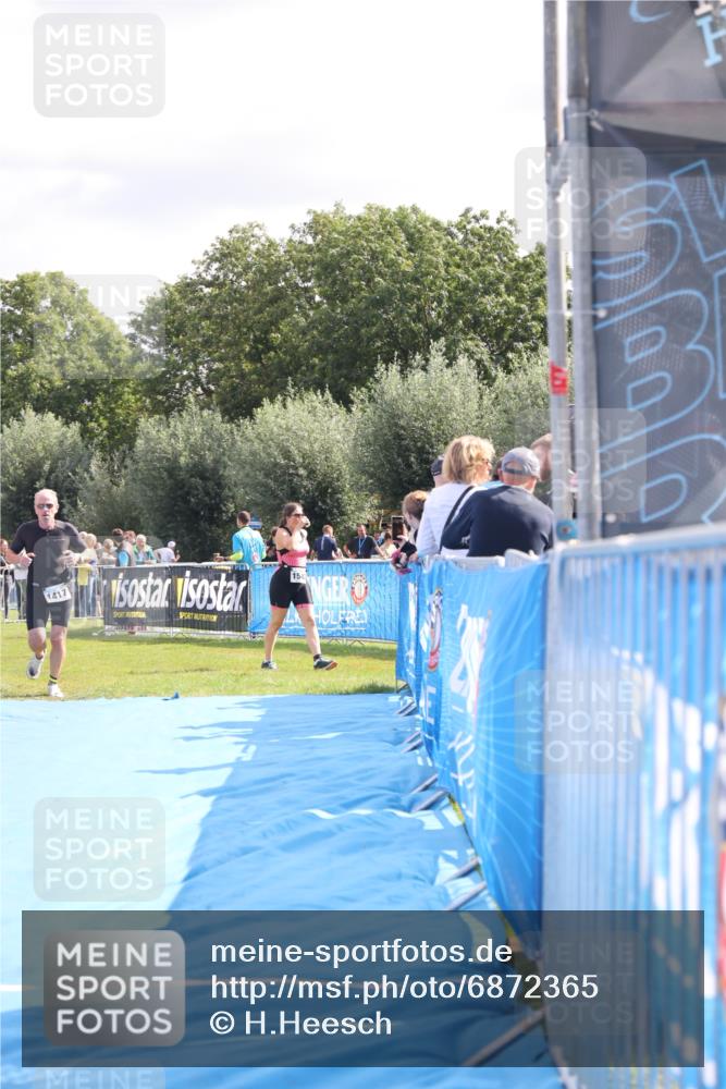 25.08.2024 - Elbe Triathlon Hamburg H.Heesch http://msf.ph/oto/6872365 25.08.2024 11:37:28 Ziel 395, 1417 meine-sportfotos.de