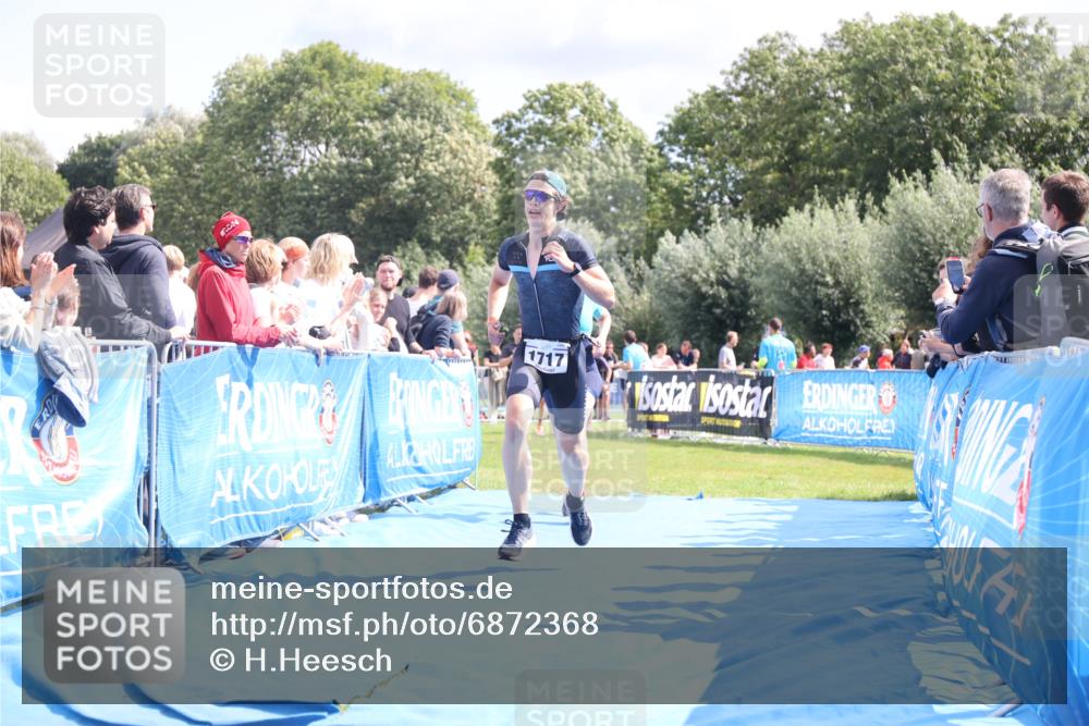 25.08.2024 - Elbe Triathlon Hamburg H.Heesch http://msf.ph/oto/6872368 25.08.2024 11:59:25 Ziel 494, 634, 1472, 1479, 1690, 1717 meine-sportfotos.de