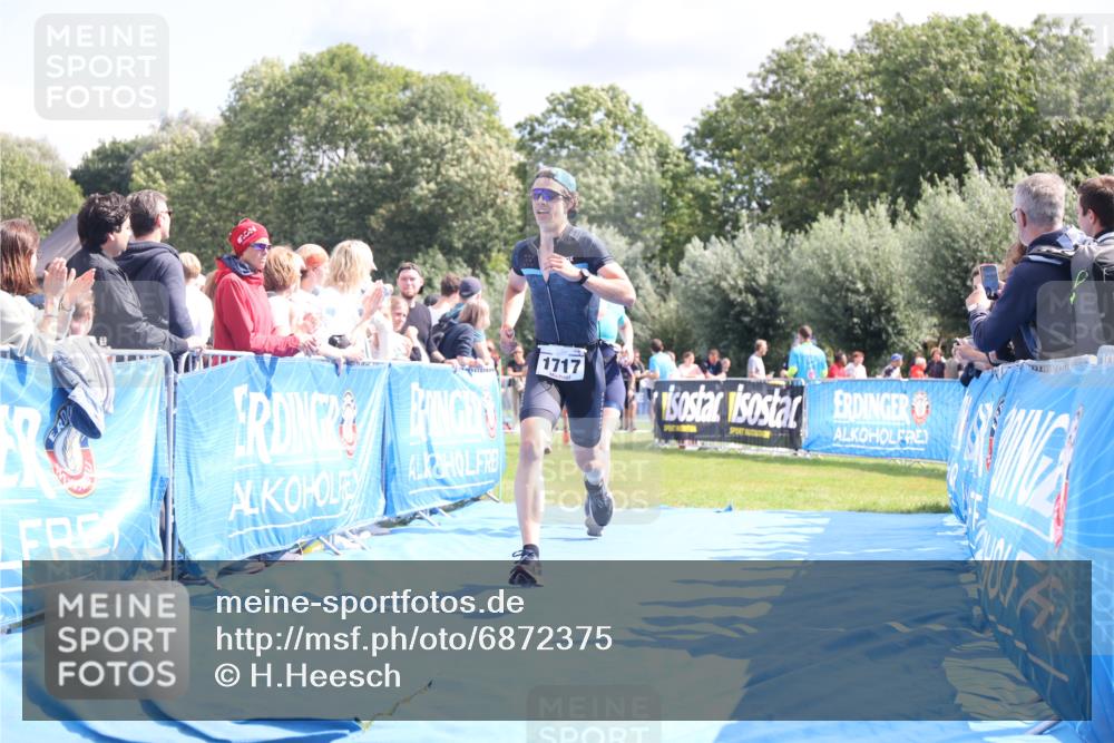 25.08.2024 - Elbe Triathlon Hamburg H.Heesch http://msf.ph/oto/6872375 25.08.2024 11:59:25 Ziel 494, 634, 1472, 1479, 1690, 1717 meine-sportfotos.de