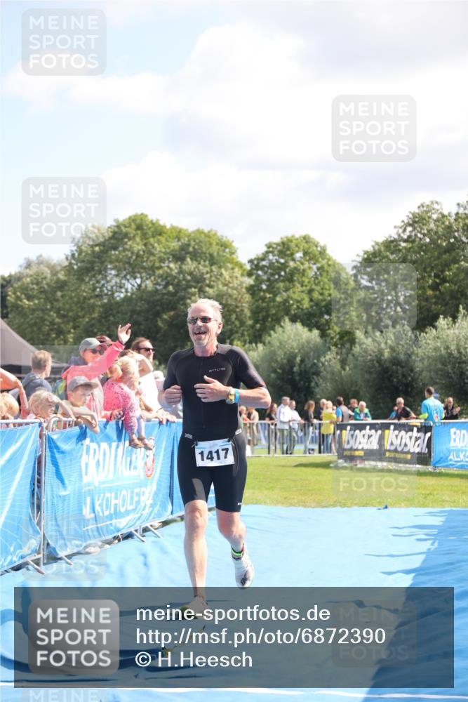25.08.2024 - Elbe Triathlon Hamburg H.Heesch http://msf.ph/oto/6872390 25.08.2024 11:37:31 Ziel 395, 1417 meine-sportfotos.de
