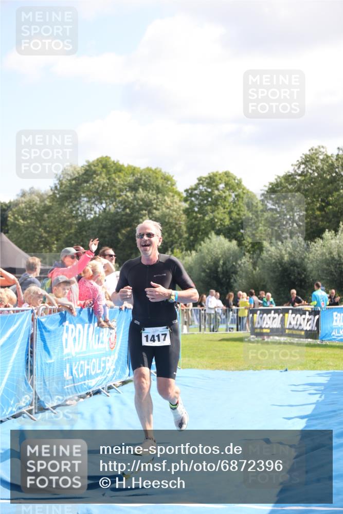 25.08.2024 - Elbe Triathlon Hamburg H.Heesch http://msf.ph/oto/6872396 25.08.2024 11:37:31 Ziel 395, 1417 meine-sportfotos.de