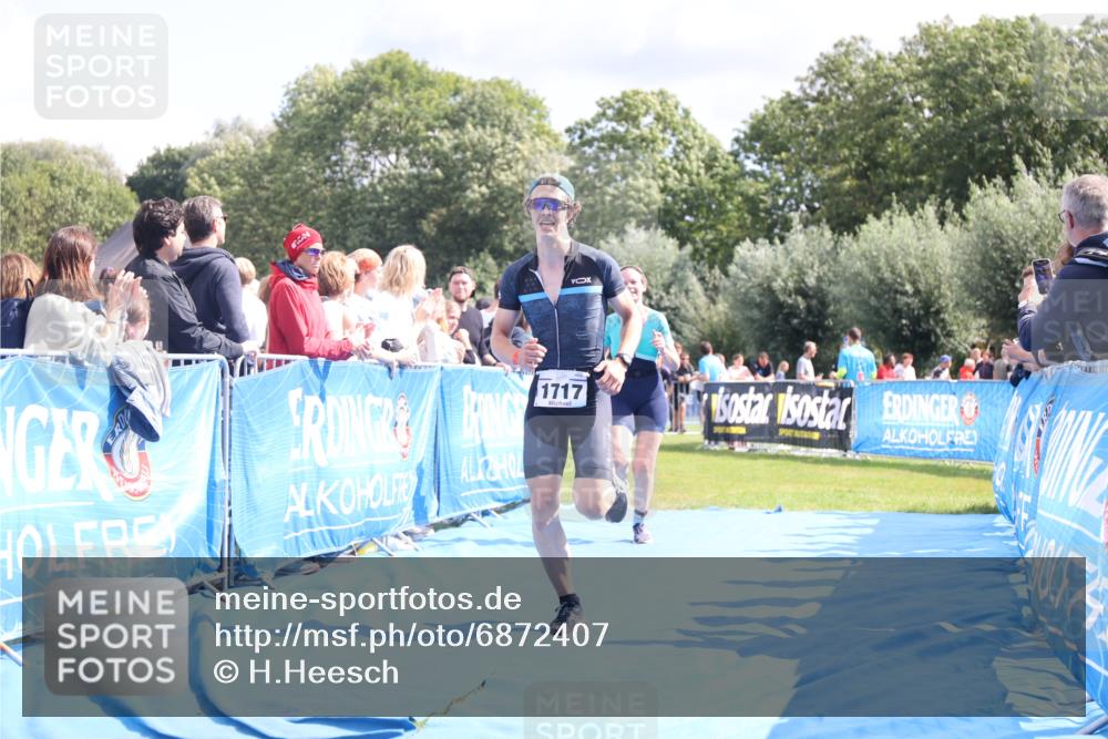 25.08.2024 - Elbe Triathlon Hamburg H.Heesch http://msf.ph/oto/6872407 25.08.2024 11:59:26 Ziel 494, 634, 1472, 1479, 1690, 1717 meine-sportfotos.de