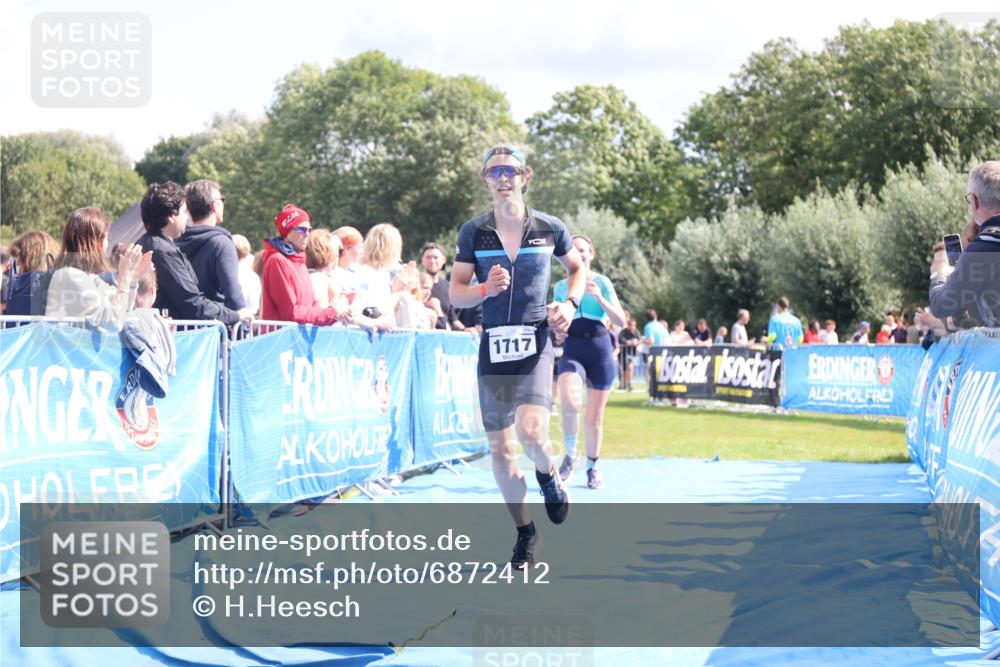 25.08.2024 - Elbe Triathlon Hamburg H.Heesch http://msf.ph/oto/6872412 25.08.2024 11:59:26 Ziel 494, 634, 1472, 1479, 1690, 1717 meine-sportfotos.de