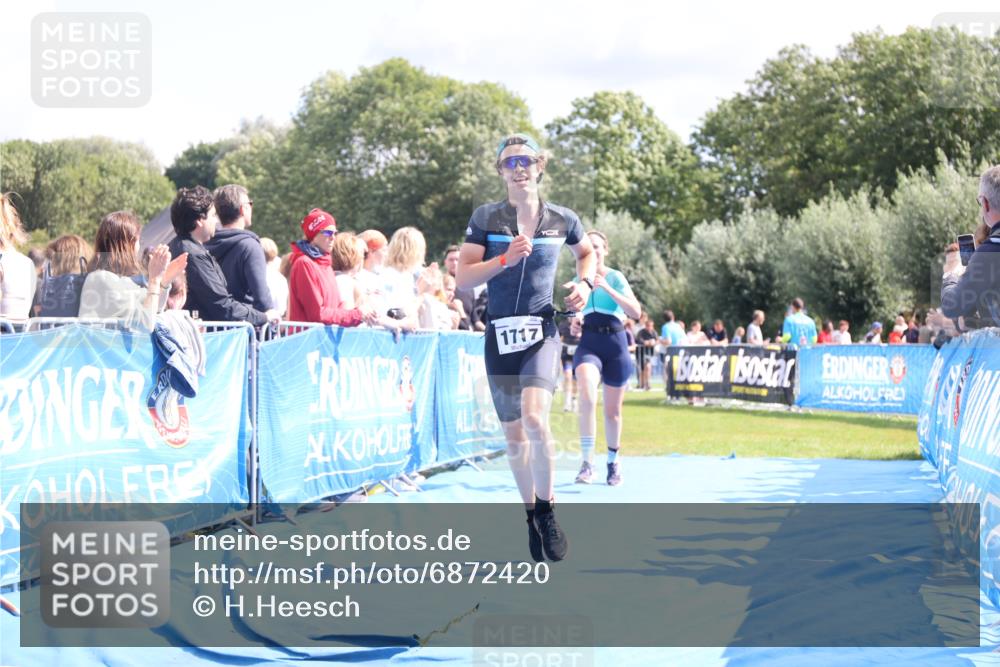 25.08.2024 - Elbe Triathlon Hamburg H.Heesch http://msf.ph/oto/6872420 25.08.2024 11:59:26 Ziel 494, 634, 1472, 1479, 1690, 1717 meine-sportfotos.de