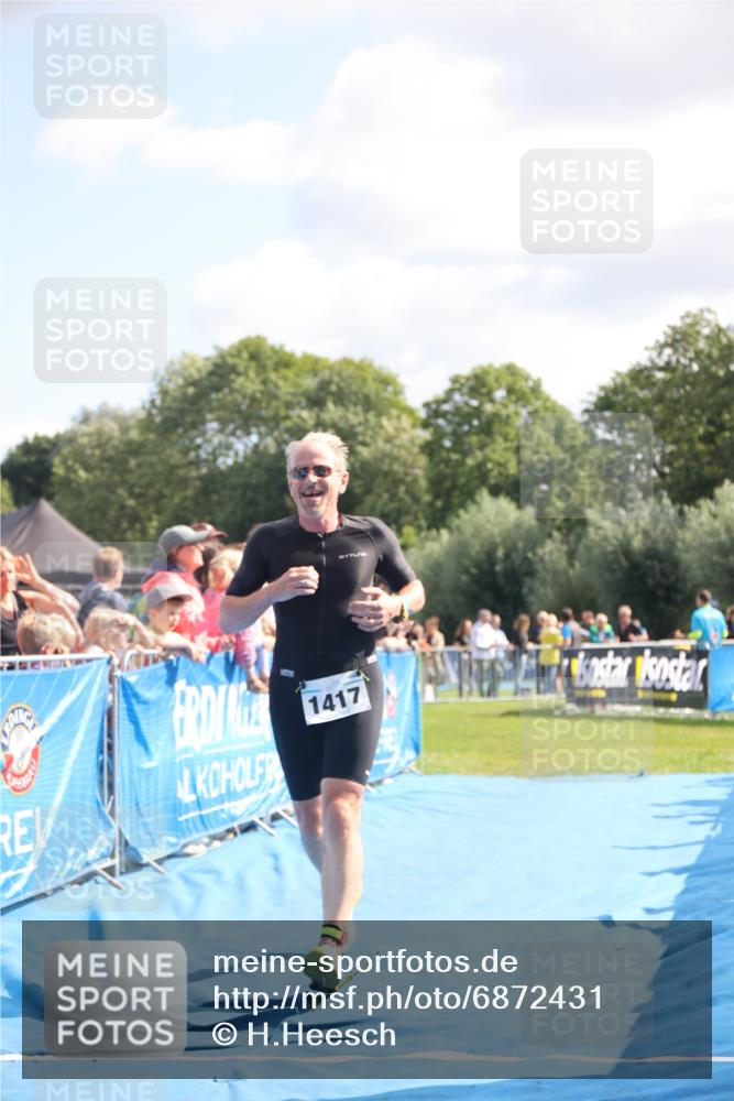 25.08.2024 - Elbe Triathlon Hamburg H.Heesch http://msf.ph/oto/6872431 25.08.2024 11:37:31 Ziel 395, 1417 meine-sportfotos.de