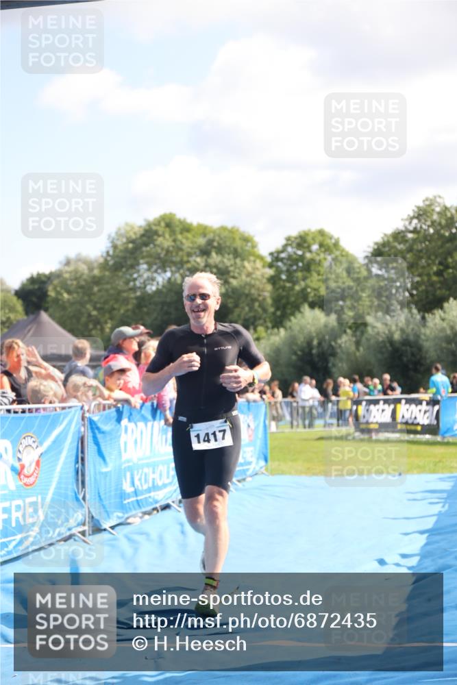 25.08.2024 - Elbe Triathlon Hamburg H.Heesch http://msf.ph/oto/6872435 25.08.2024 11:37:31 Ziel 395, 1417 meine-sportfotos.de