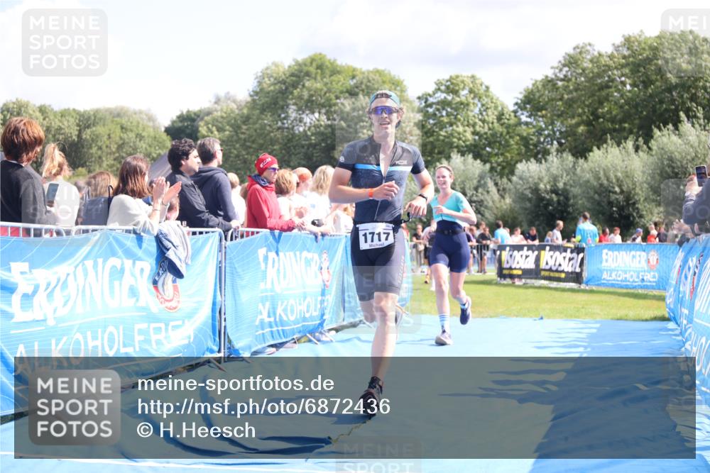 25.08.2024 - Elbe Triathlon Hamburg H.Heesch http://msf.ph/oto/6872436 25.08.2024 11:59:26 Ziel 494, 634, 1472, 1479, 1690, 1717 meine-sportfotos.de