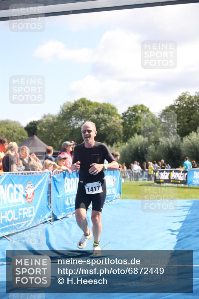 25.08.2024 - Elbe Triathlon Hamburg H.Heesch http://msf.ph/oto/6872449 25.08.2024 11:37:31 Ziel 395, 1417 meine-sportfotos.de