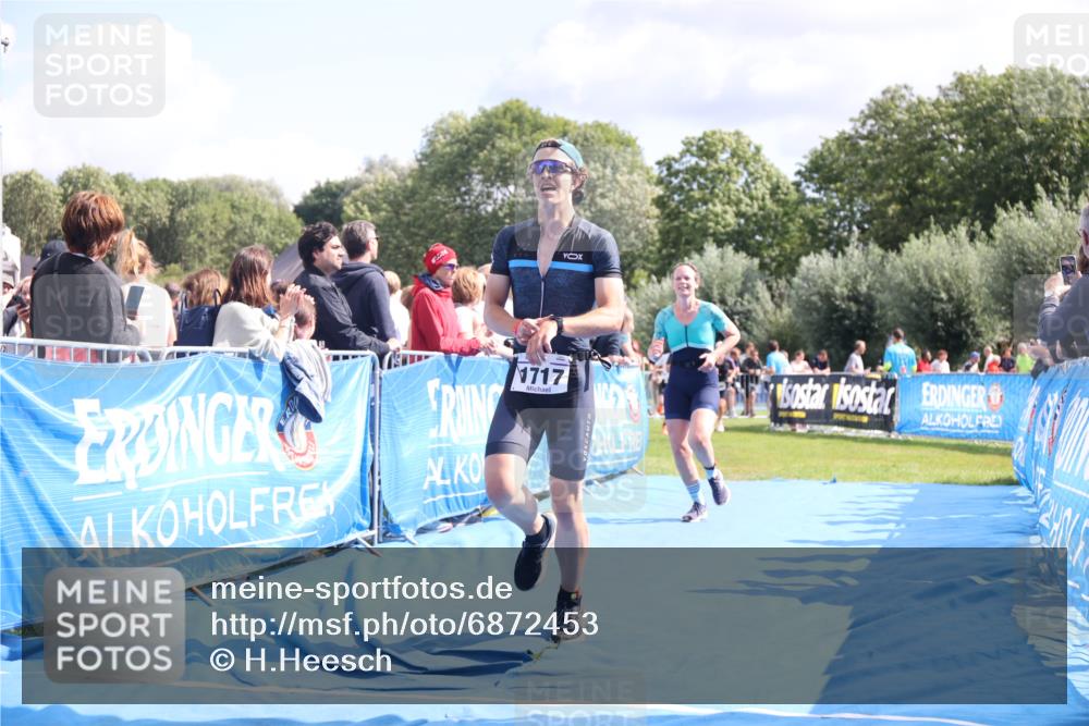 25.08.2024 - Elbe Triathlon Hamburg H.Heesch http://msf.ph/oto/6872453 25.08.2024 11:59:26 Ziel 494, 634, 1472, 1479, 1690, 1717 meine-sportfotos.de
