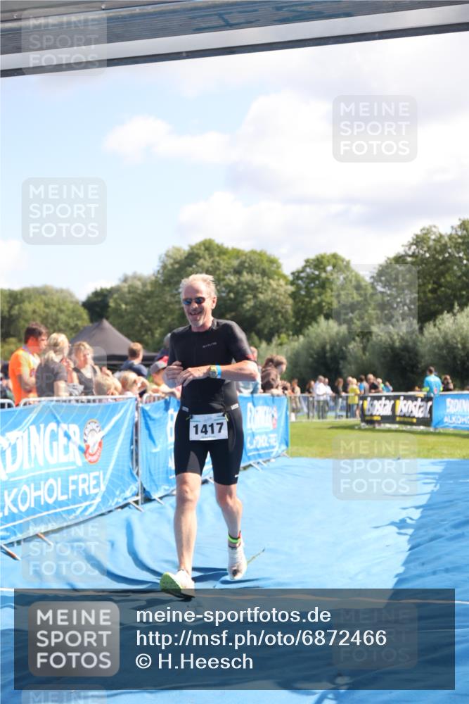 25.08.2024 - Elbe Triathlon Hamburg H.Heesch http://msf.ph/oto/6872466 25.08.2024 11:37:31 Ziel 395, 1417 meine-sportfotos.de