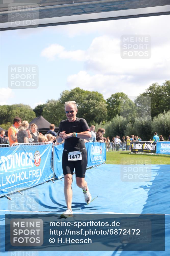 25.08.2024 - Elbe Triathlon Hamburg H.Heesch http://msf.ph/oto/6872472 25.08.2024 11:37:31 Ziel 395, 1417 meine-sportfotos.de