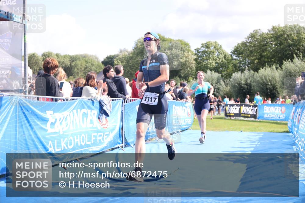 25.08.2024 - Elbe Triathlon Hamburg H.Heesch http://msf.ph/oto/6872475 25.08.2024 11:59:26 Ziel 494, 634, 1472, 1479, 1690, 1717 meine-sportfotos.de