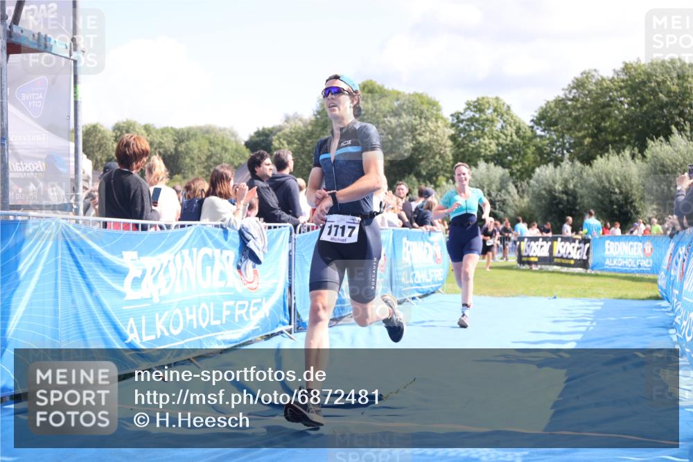 25.08.2024 - Elbe Triathlon Hamburg H.Heesch http://msf.ph/oto/6872481 25.08.2024 11:59:26 Ziel 494, 634, 1472, 1479, 1690, 1717 meine-sportfotos.de