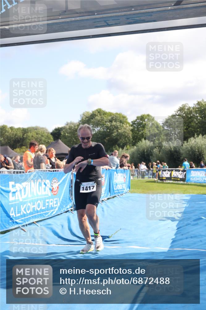 25.08.2024 - Elbe Triathlon Hamburg H.Heesch http://msf.ph/oto/6872488 25.08.2024 11:37:31 Ziel 395, 1417 meine-sportfotos.de