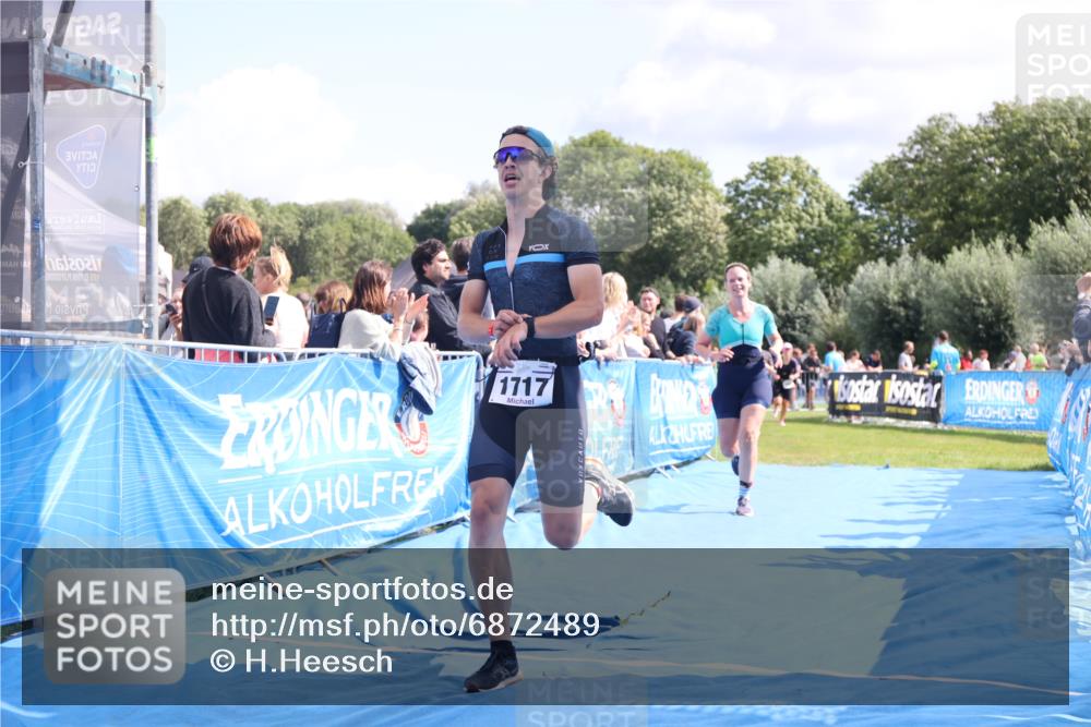 25.08.2024 - Elbe Triathlon Hamburg H.Heesch http://msf.ph/oto/6872489 25.08.2024 11:59:26 Ziel 494, 634, 1472, 1479, 1690, 1717 meine-sportfotos.de