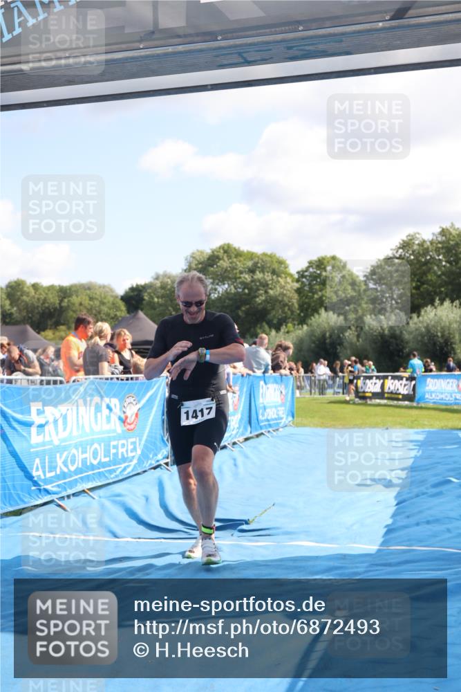 25.08.2024 - Elbe Triathlon Hamburg H.Heesch http://msf.ph/oto/6872493 25.08.2024 11:37:32 Ziel 1417 meine-sportfotos.de