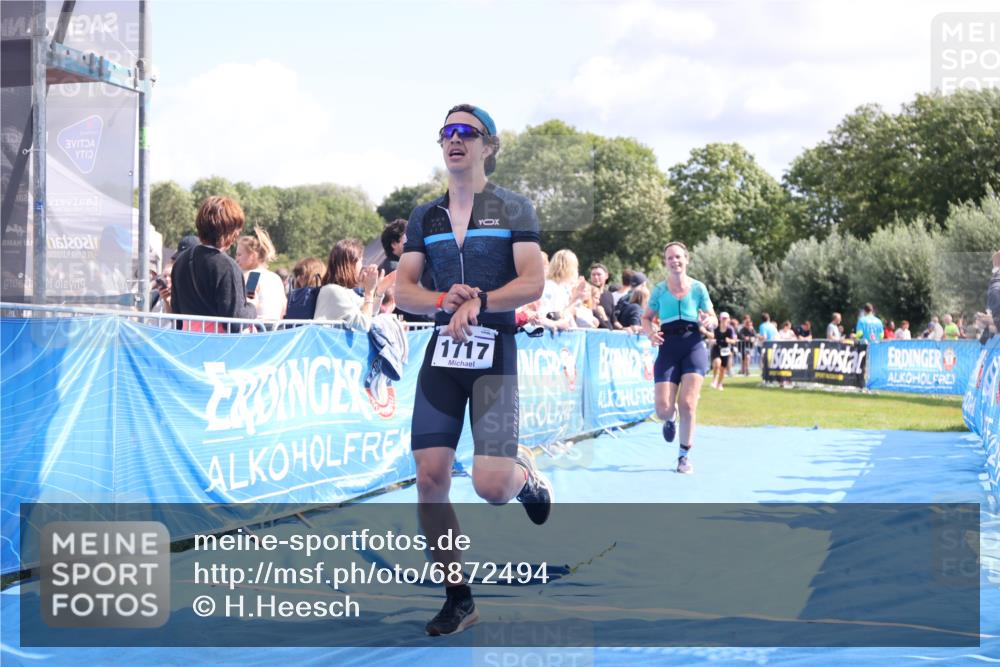 25.08.2024 - Elbe Triathlon Hamburg H.Heesch http://msf.ph/oto/6872494 25.08.2024 11:59:26 Ziel 494, 634, 1472, 1479, 1690, 1717 meine-sportfotos.de