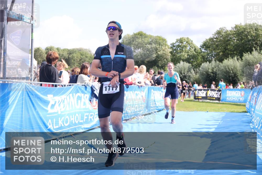 25.08.2024 - Elbe Triathlon Hamburg H.Heesch http://msf.ph/oto/6872503 25.08.2024 11:59:26 Ziel 494, 634, 1472, 1479, 1690, 1717 meine-sportfotos.de