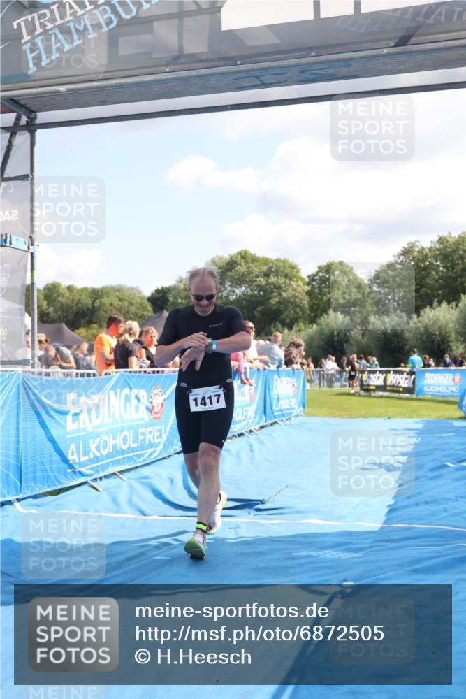 25.08.2024 - Elbe Triathlon Hamburg H.Heesch http://msf.ph/oto/6872505 25.08.2024 11:37:32 Ziel 1417 meine-sportfotos.de