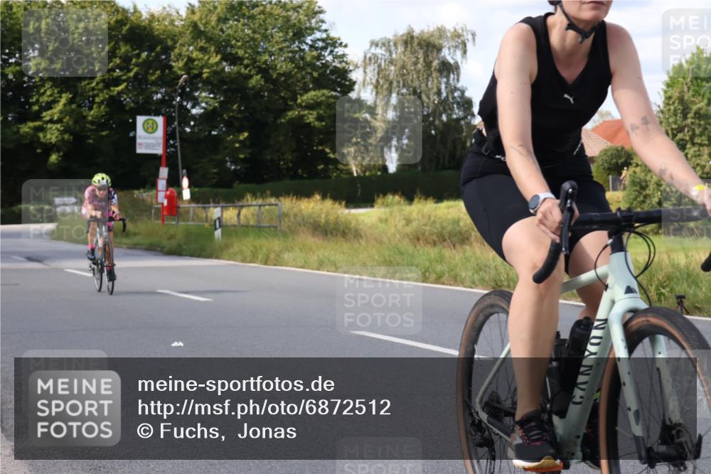25.08.2024 - Elbe Triathlon Hamburg Fuchs,  Jonas http://msf.ph/oto/6872512 25.08.2024 11:17:17 Radfahren 1503, 1692, 1694 meine-sportfotos.de