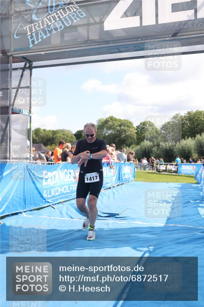 25.08.2024 - Elbe Triathlon Hamburg H.Heesch http://msf.ph/oto/6872517 25.08.2024 11:37:32 Ziel 1417 meine-sportfotos.de