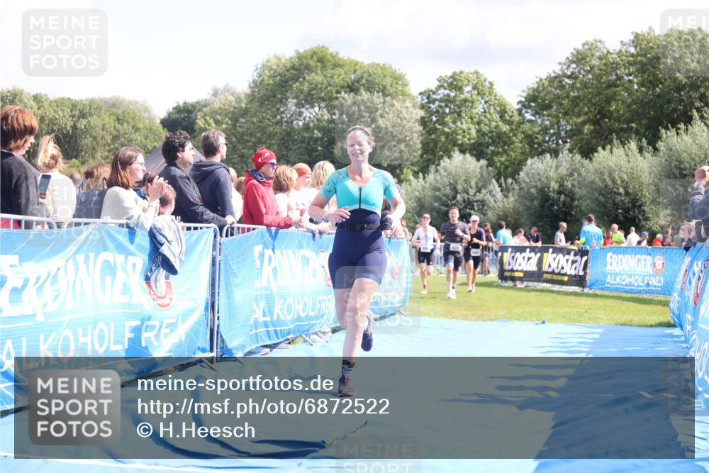 25.08.2024 - Elbe Triathlon Hamburg H.Heesch http://msf.ph/oto/6872522 25.08.2024 11:59:27 Ziel 494, 634, 1472, 1479, 1690, 1717 meine-sportfotos.de