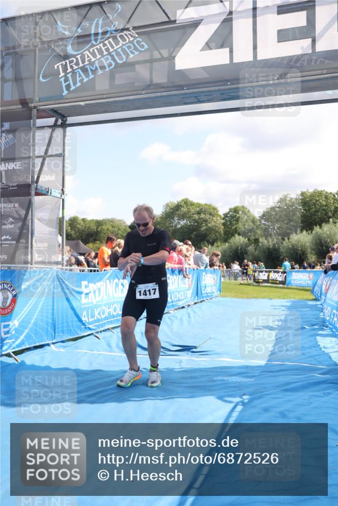 25.08.2024 - Elbe Triathlon Hamburg H.Heesch http://msf.ph/oto/6872526 25.08.2024 11:37:32 Ziel 1417 meine-sportfotos.de