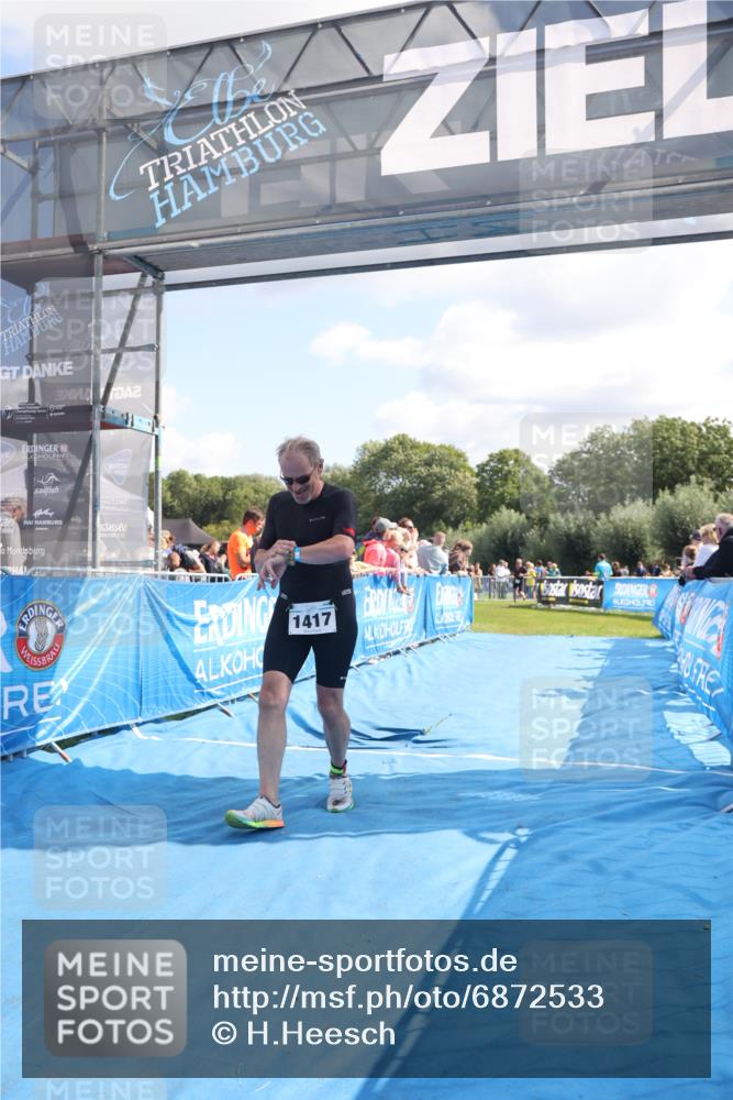 25.08.2024 - Elbe Triathlon Hamburg H.Heesch http://msf.ph/oto/6872533 25.08.2024 11:37:32 Ziel 1417 meine-sportfotos.de