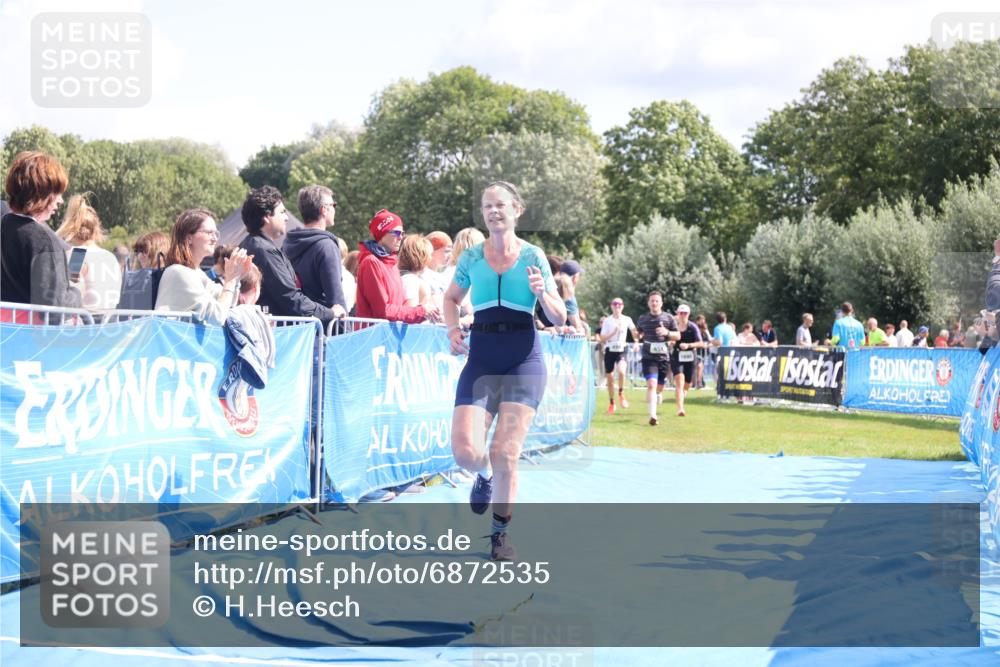 25.08.2024 - Elbe Triathlon Hamburg H.Heesch http://msf.ph/oto/6872535 25.08.2024 11:59:27 Ziel 494, 634, 1472, 1479, 1690, 1717 meine-sportfotos.de