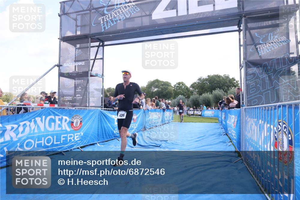 25.08.2024 - Elbe Triathlon Hamburg H.Heesch http://msf.ph/oto/6872546 25.08.2024 11:10:03 Ziel 338, 426, 638 meine-sportfotos.de