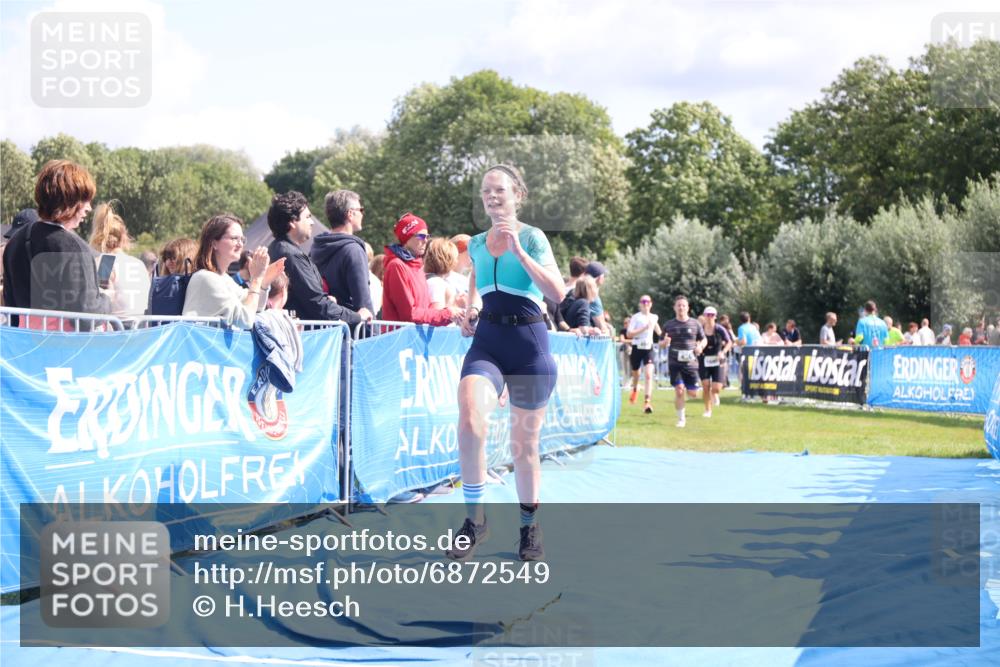 25.08.2024 - Elbe Triathlon Hamburg H.Heesch http://msf.ph/oto/6872549 25.08.2024 11:59:27 Ziel 494, 634, 1472, 1479, 1690, 1717 meine-sportfotos.de