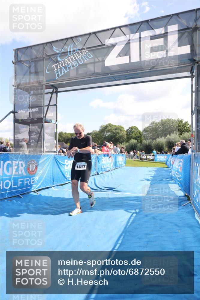 25.08.2024 - Elbe Triathlon Hamburg H.Heesch http://msf.ph/oto/6872550 25.08.2024 11:37:32 Ziel 1417 meine-sportfotos.de