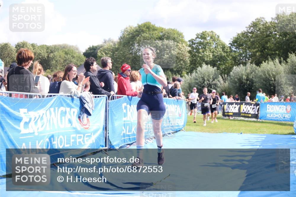 25.08.2024 - Elbe Triathlon Hamburg H.Heesch http://msf.ph/oto/6872553 25.08.2024 11:59:27 Ziel 494, 634, 1472, 1479, 1690, 1717 meine-sportfotos.de